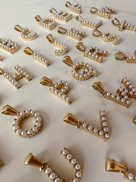 Charm Letterine Ariel