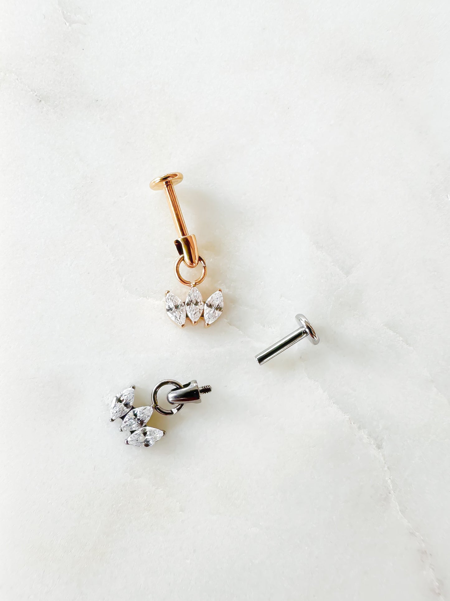 Piercing Vertical Clover titanio