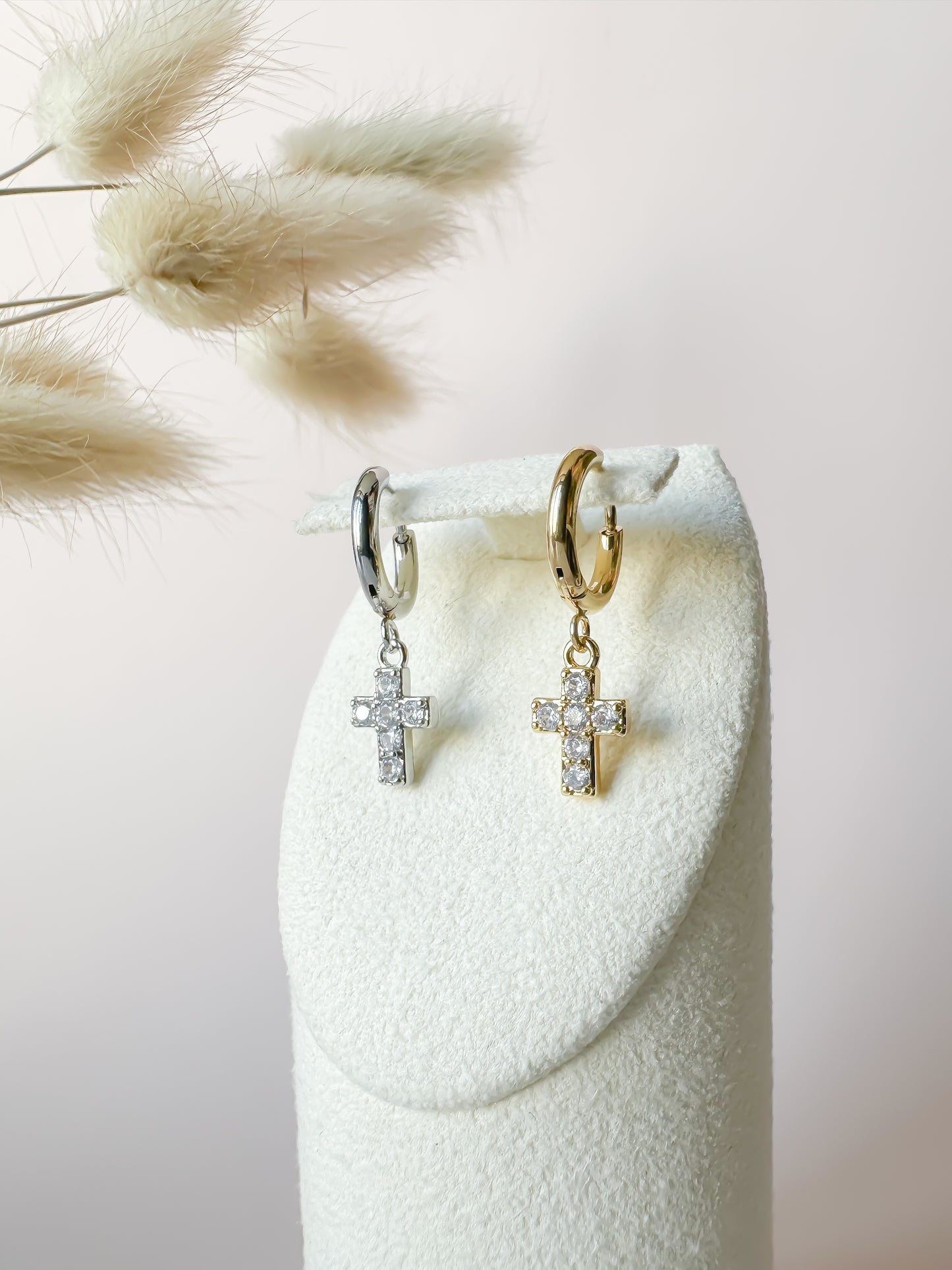 Mono Hoop Cross pendente