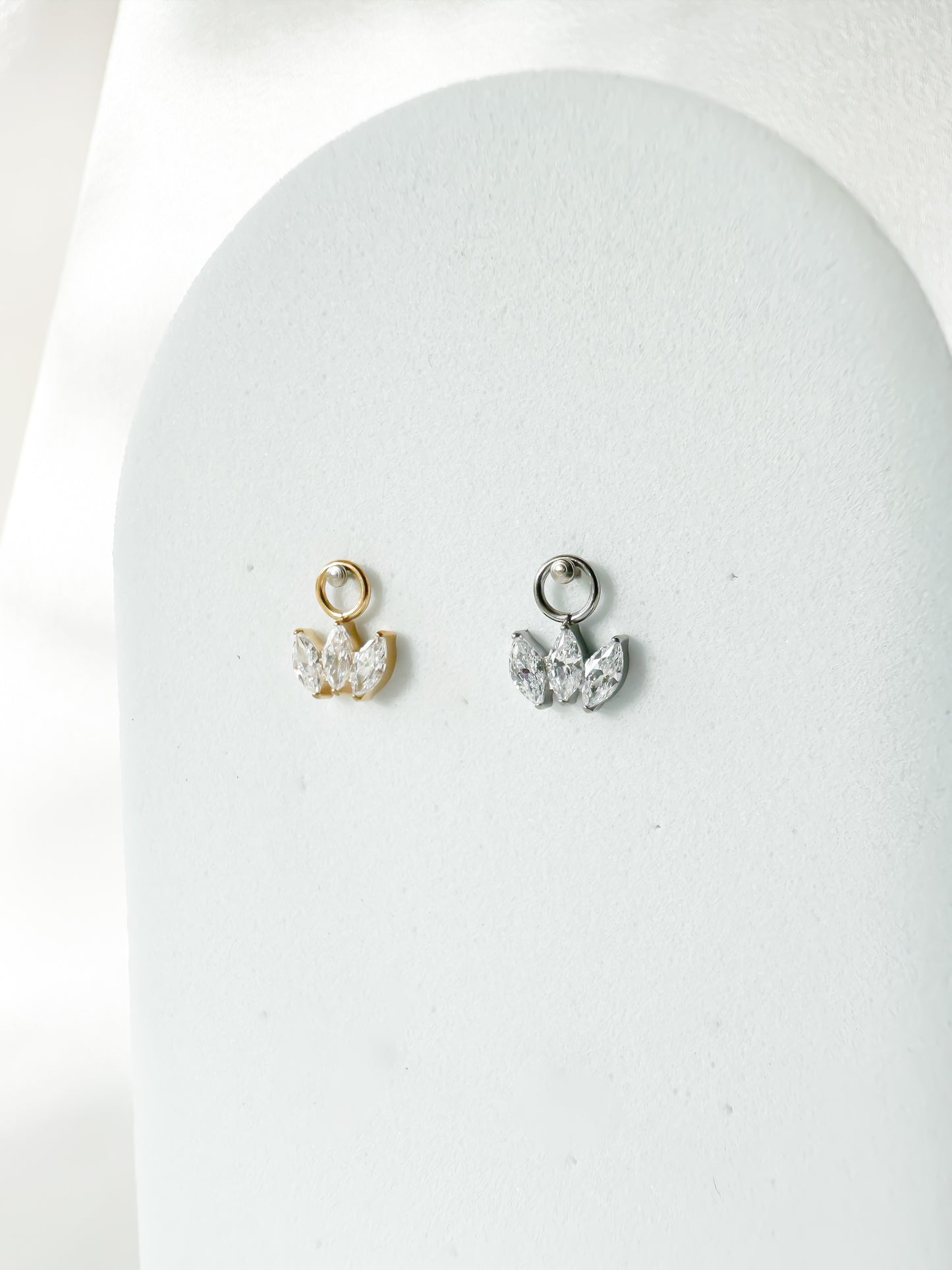 Charm Clover titanio